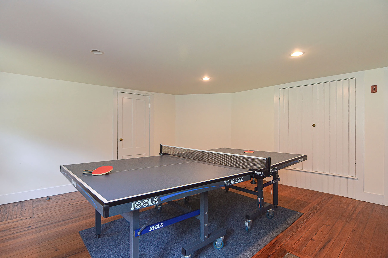 Lower level game room.