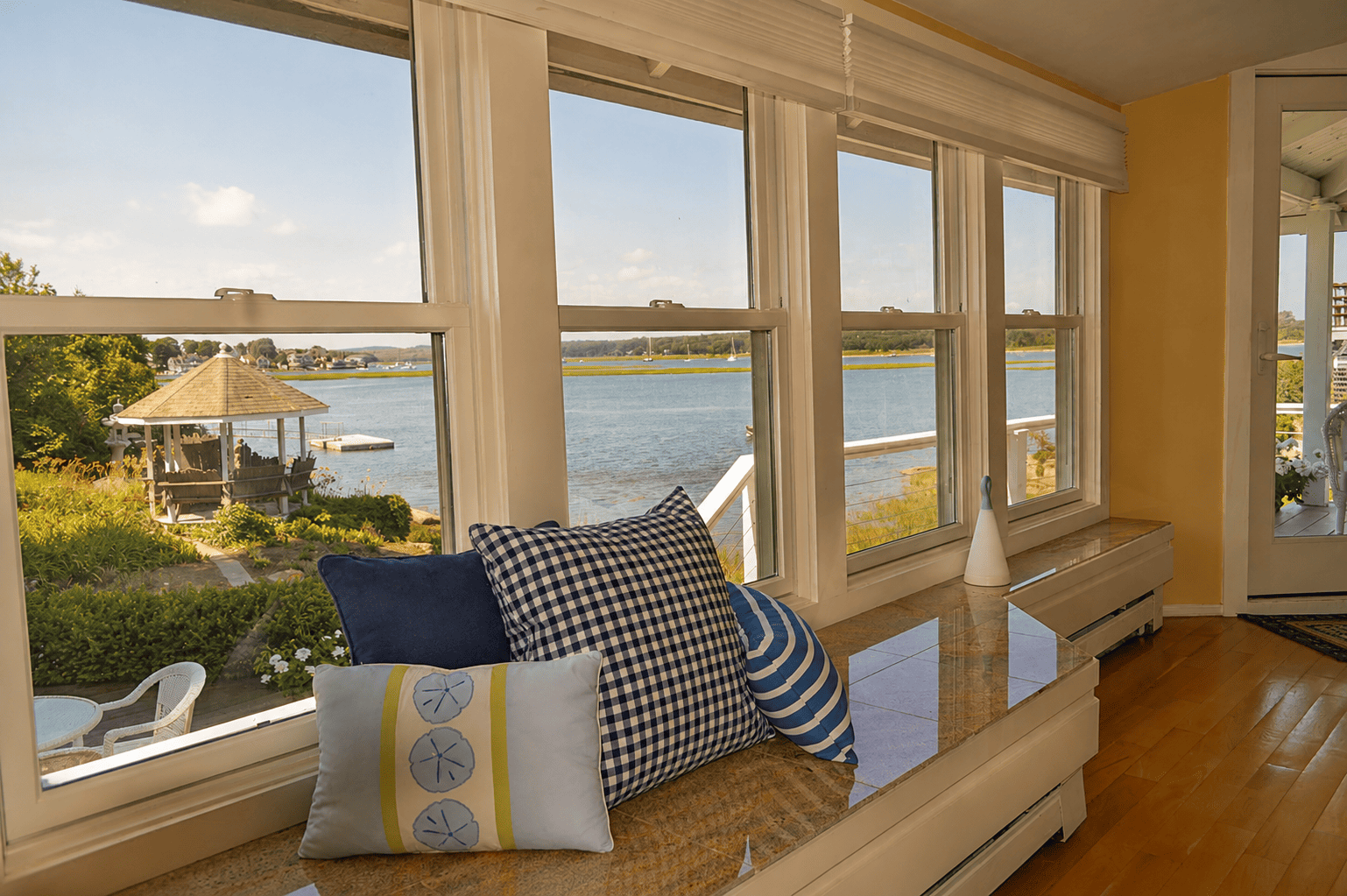 Beautiful water views right outside your windows.