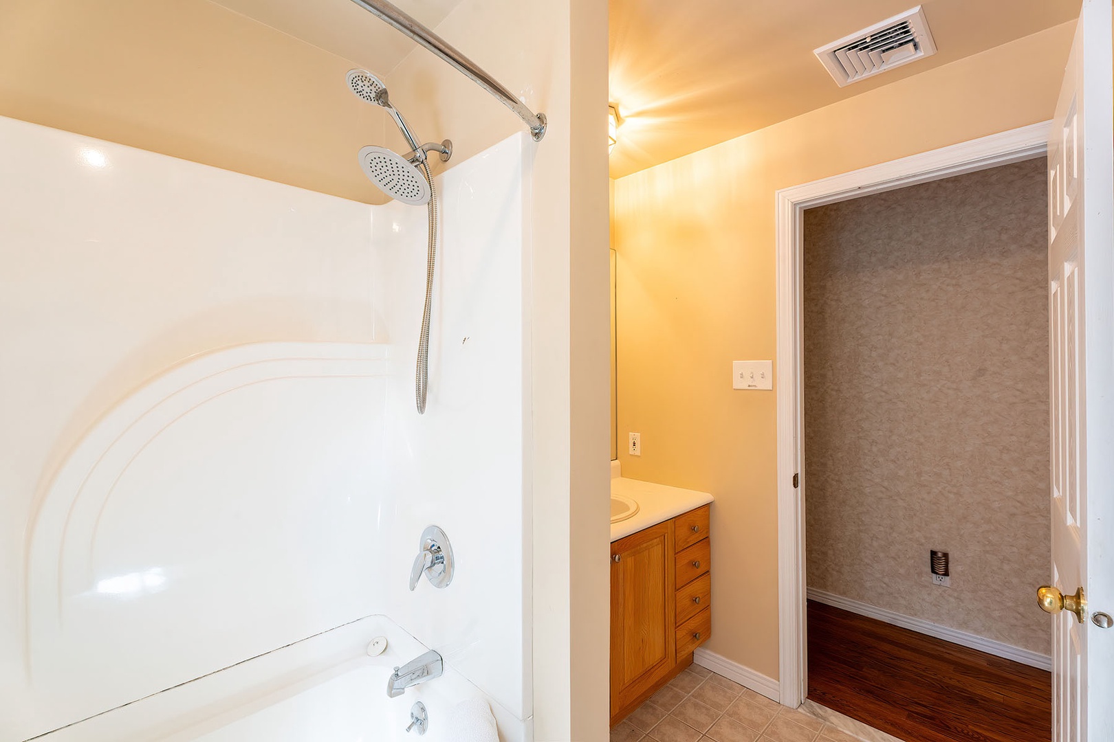 Full hall bathroom