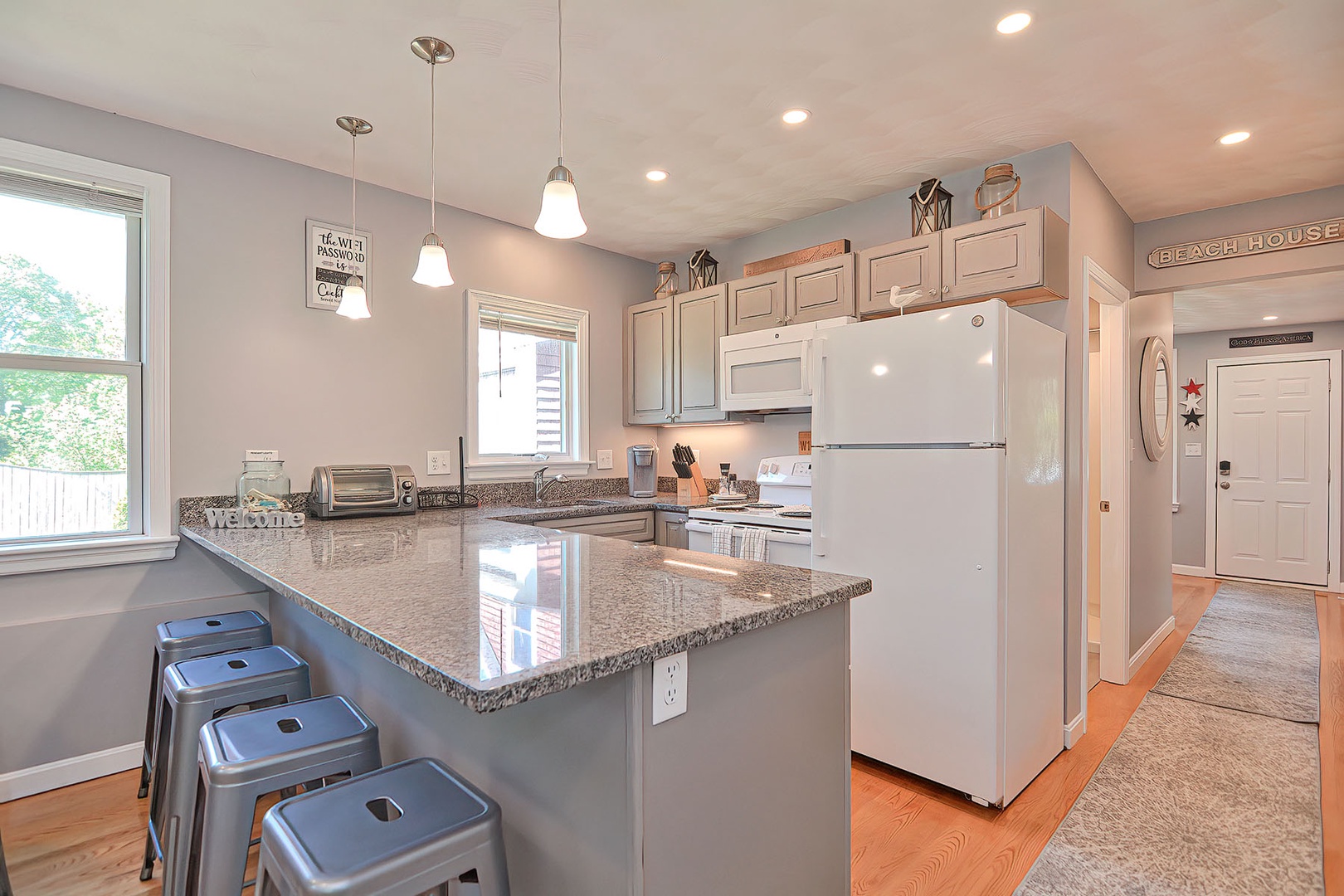 There are granite counter tops in the kitchen.