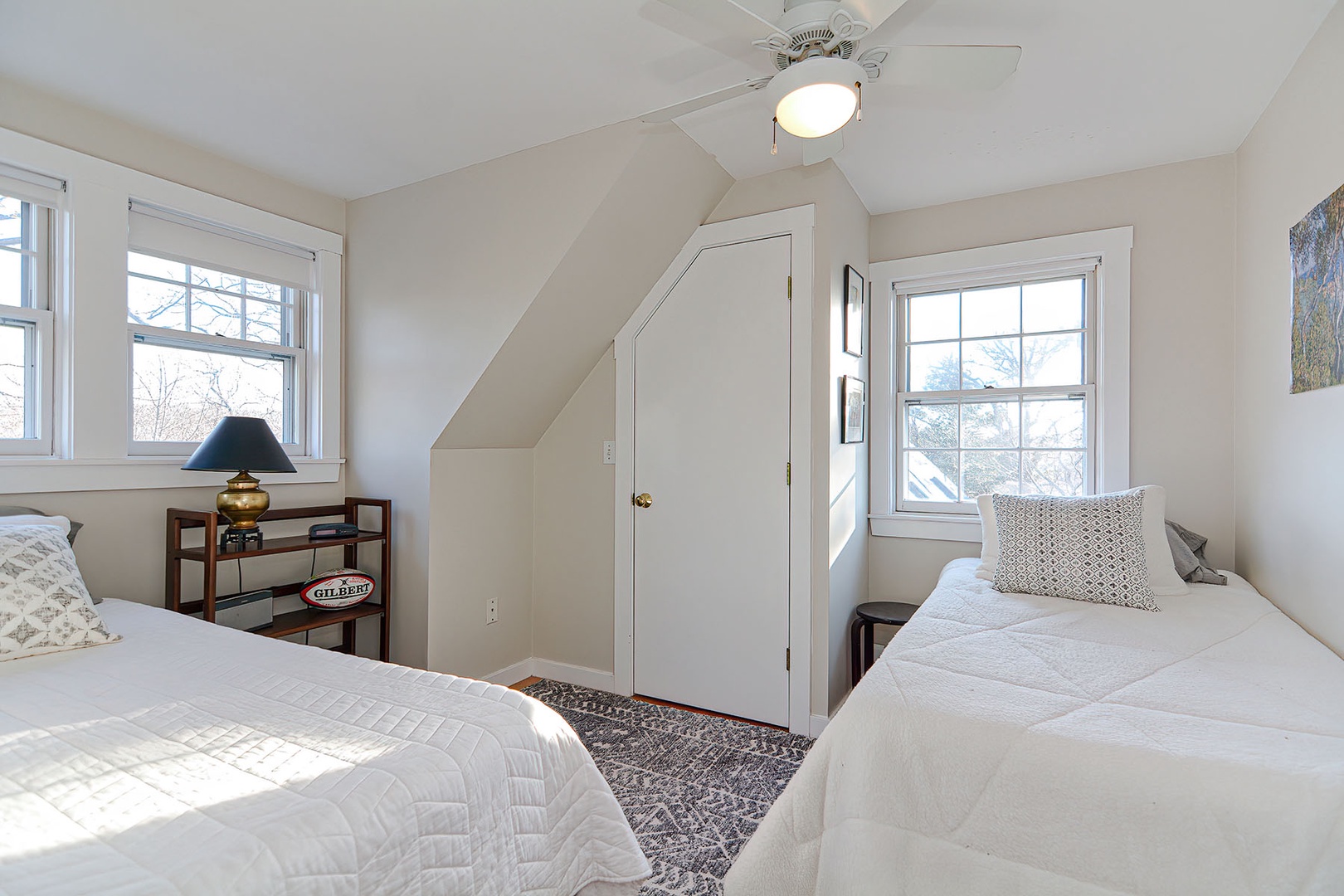 Bedroom with twin beds.