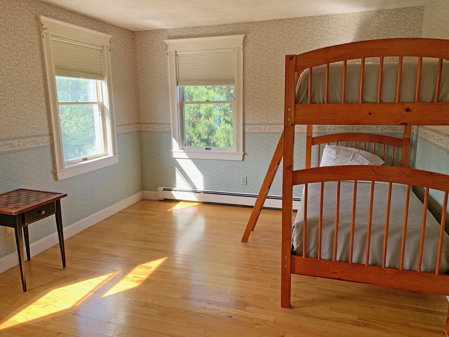 Bedroom 3: Bunk beds.