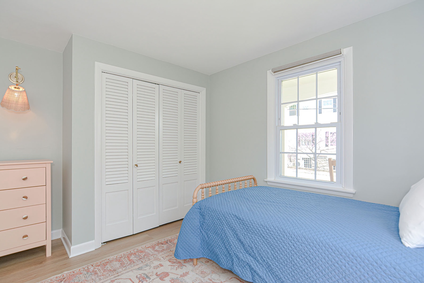 Twin bedroom with full bath on the first floor