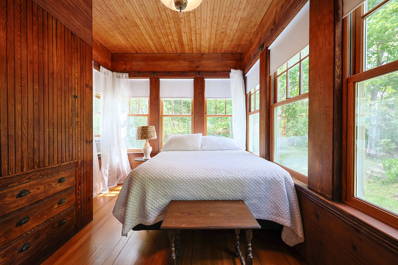 Queen Bedroom with pleasant views of the garden