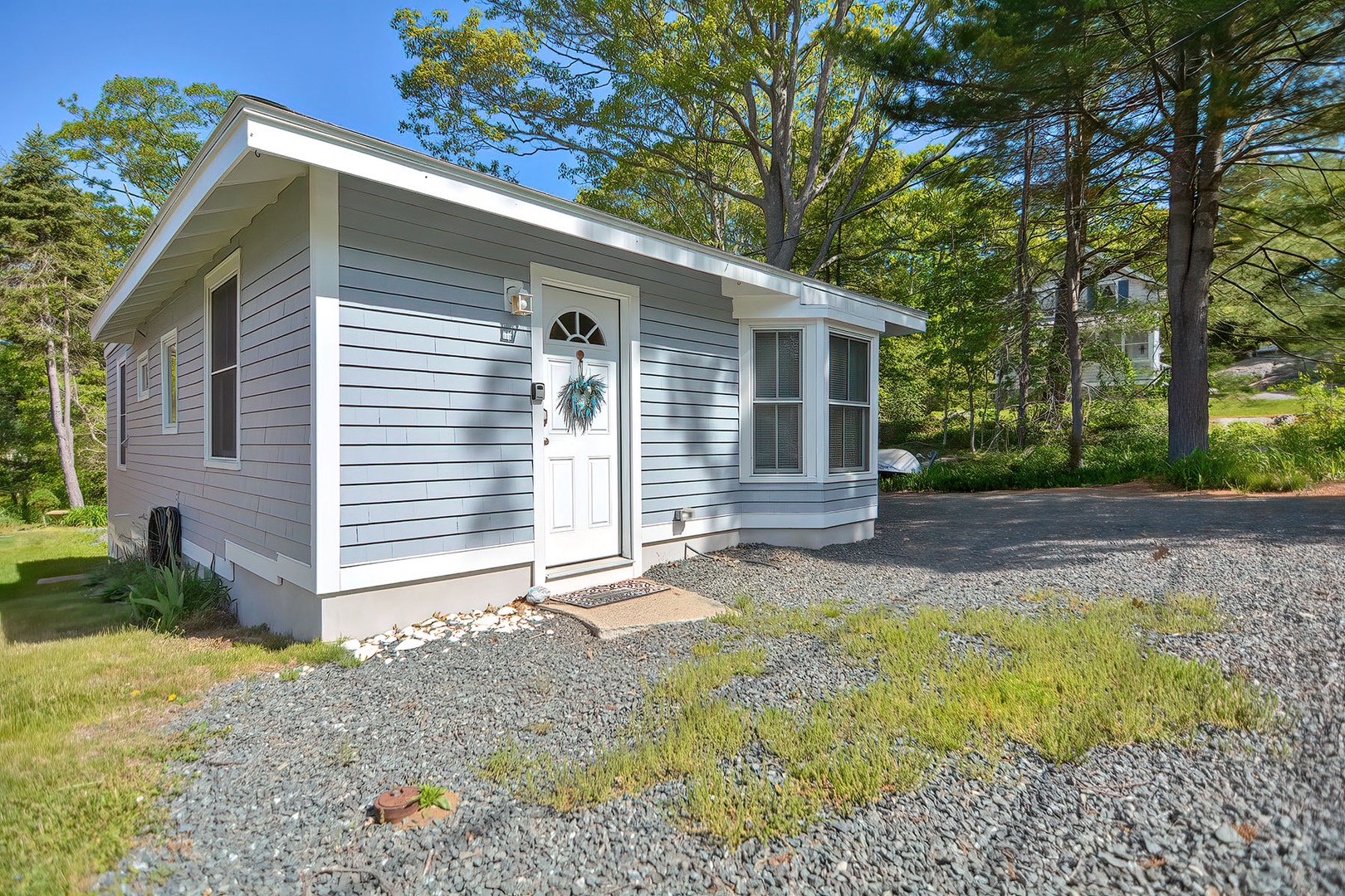 Joseph's Way is a charming 2-bedroom cottage on a quiet lane.