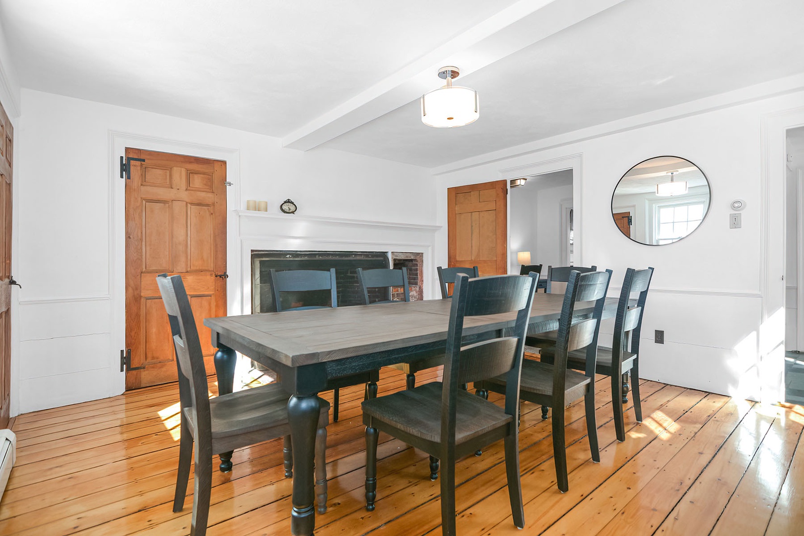 Dining room.