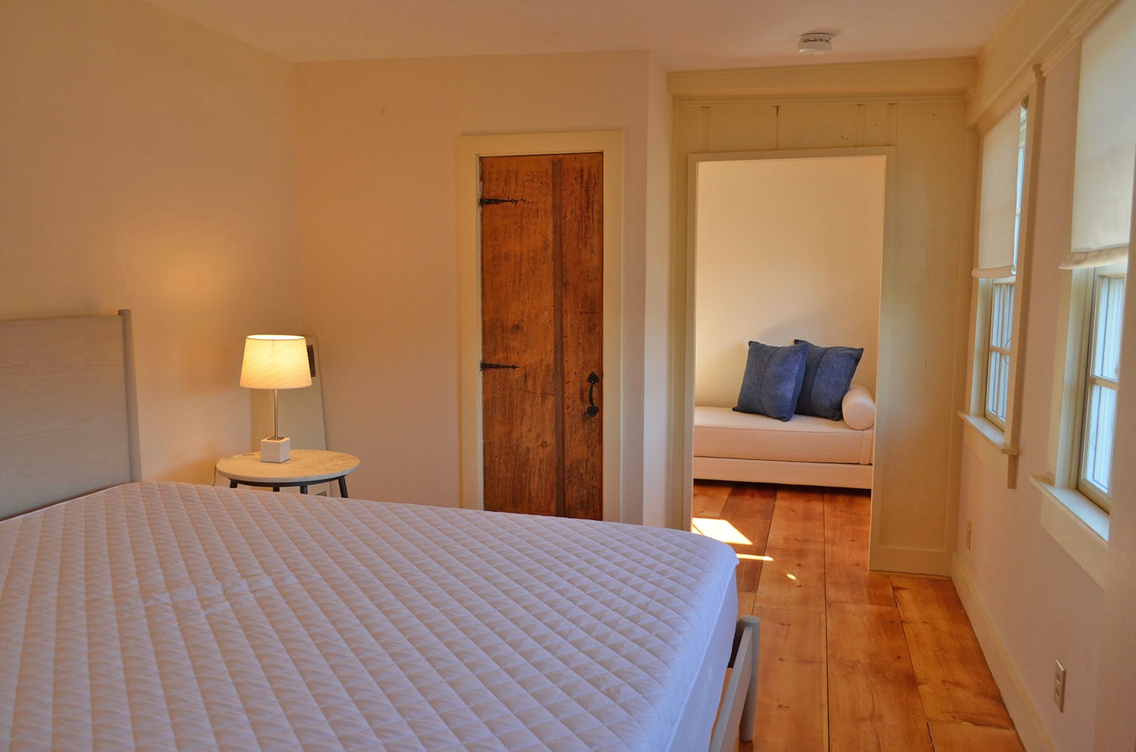 BR 2: also connects to the sitting area.