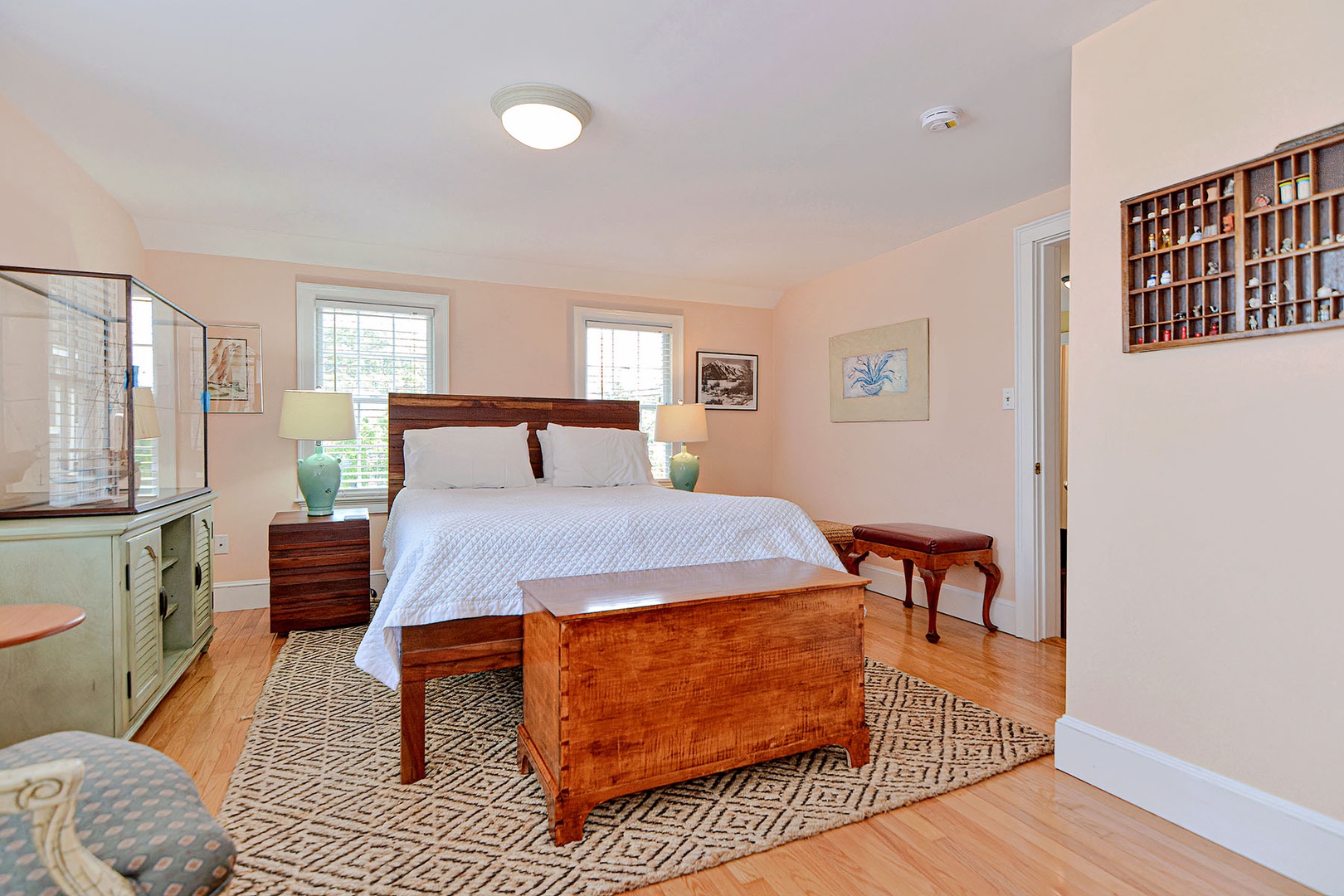 The Primary bedroom has a Queen bed.