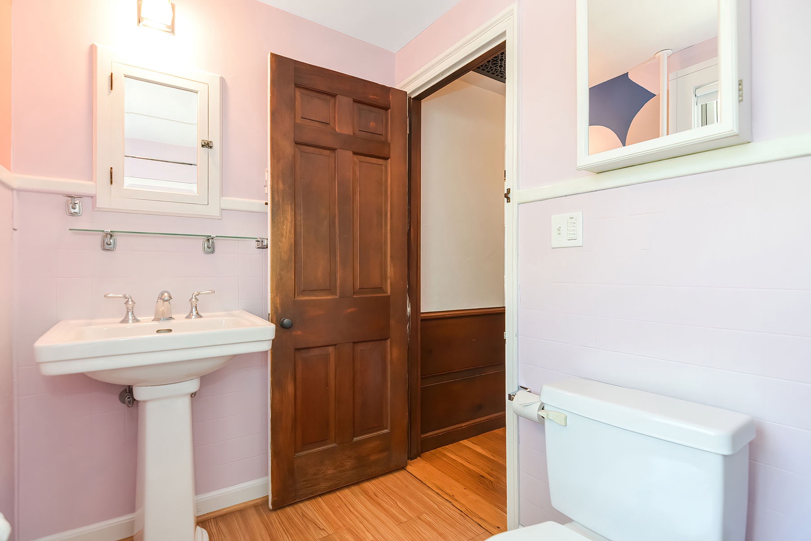 Second level full bath.