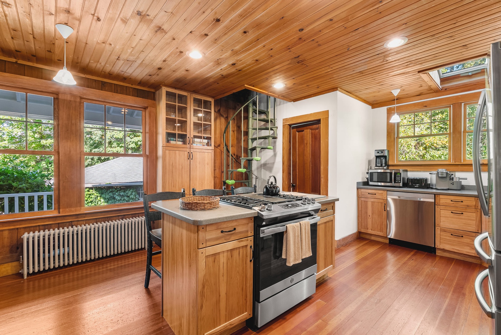 Fully equipped and spacious kitchen