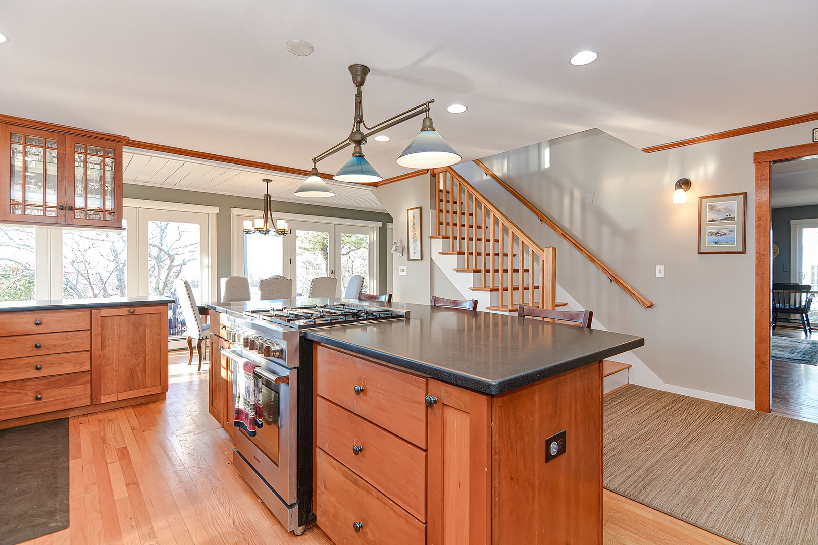 Kitchen with open access to the dinning area.