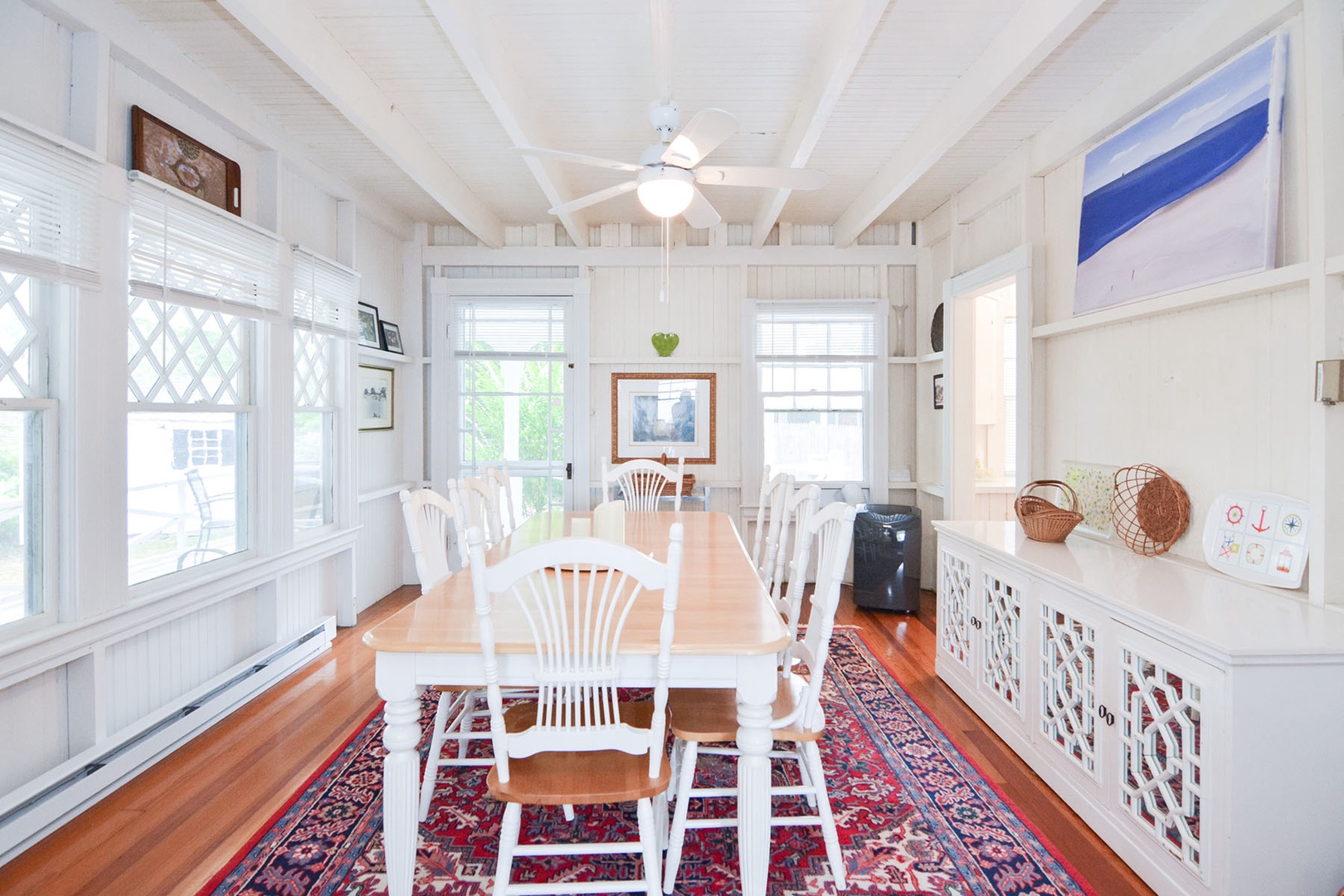 Host gracious dinners in the formal dining room.