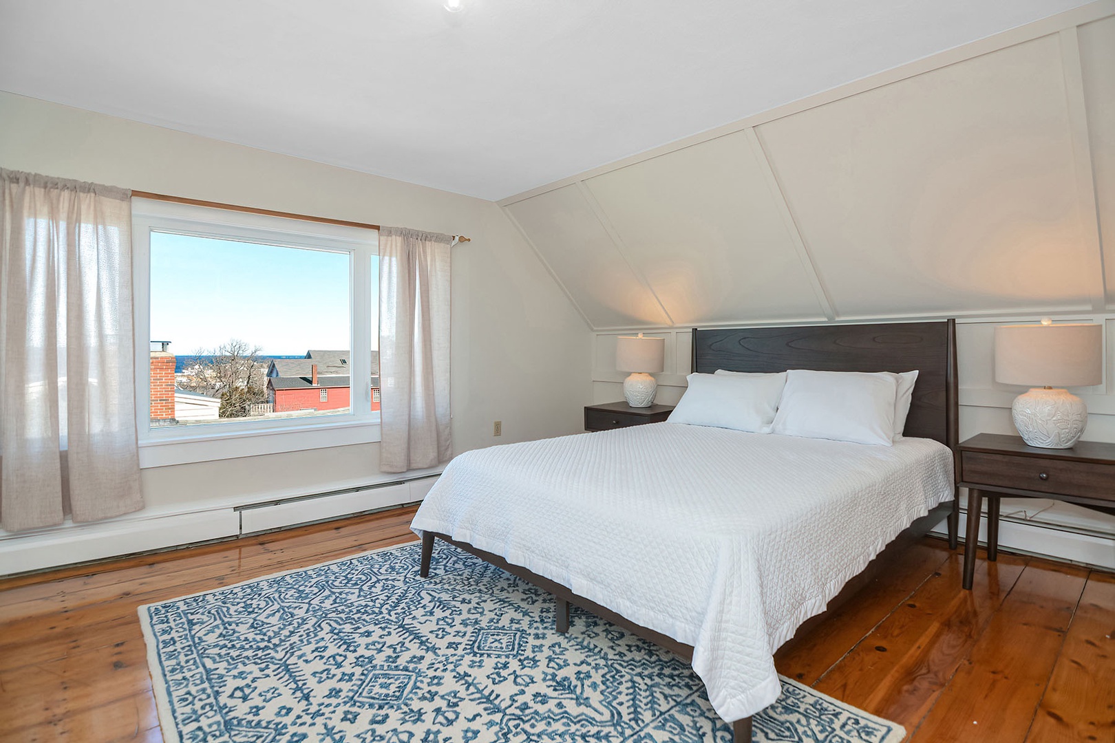 Primary Queen bedroom.