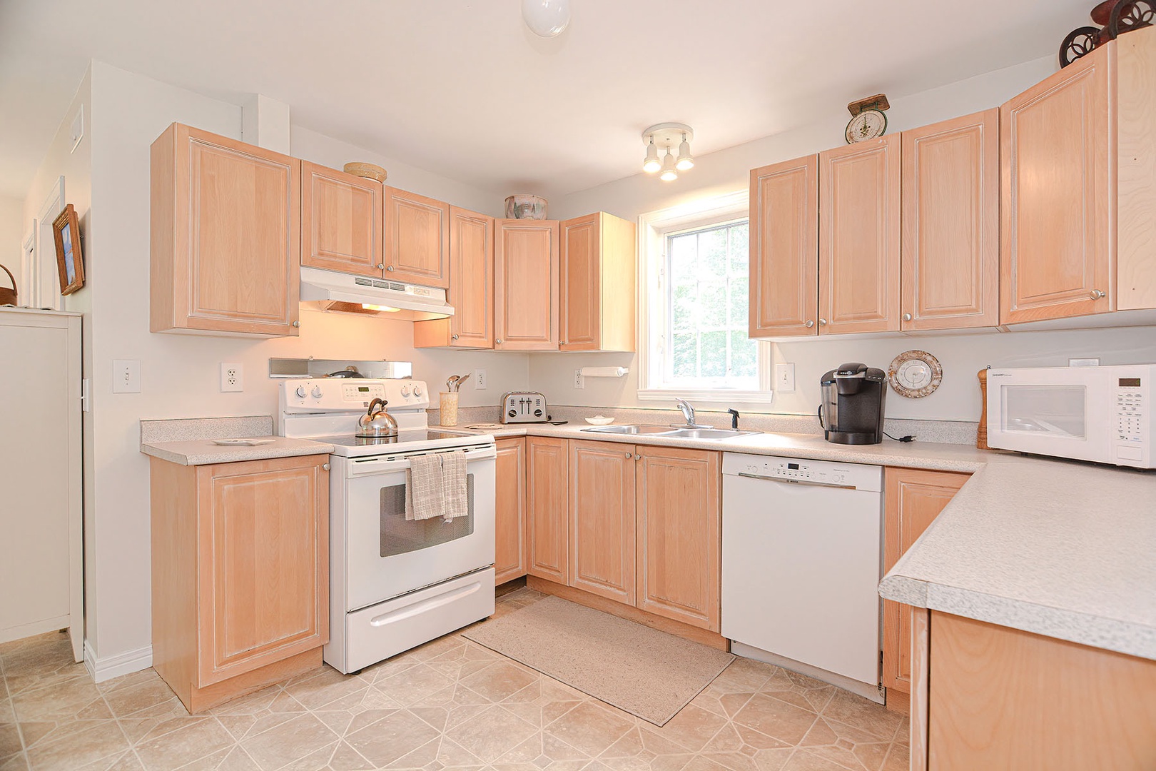 Well equipped kitchen.