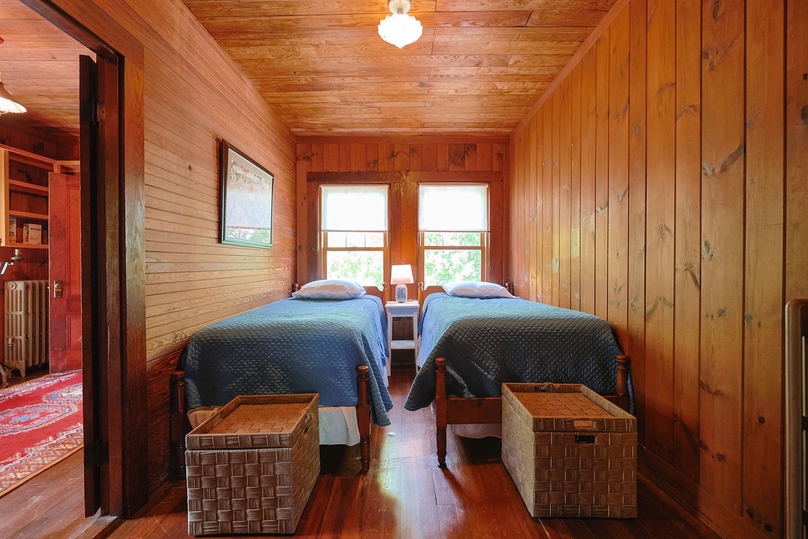 Twin Bed room with 2 twin beds