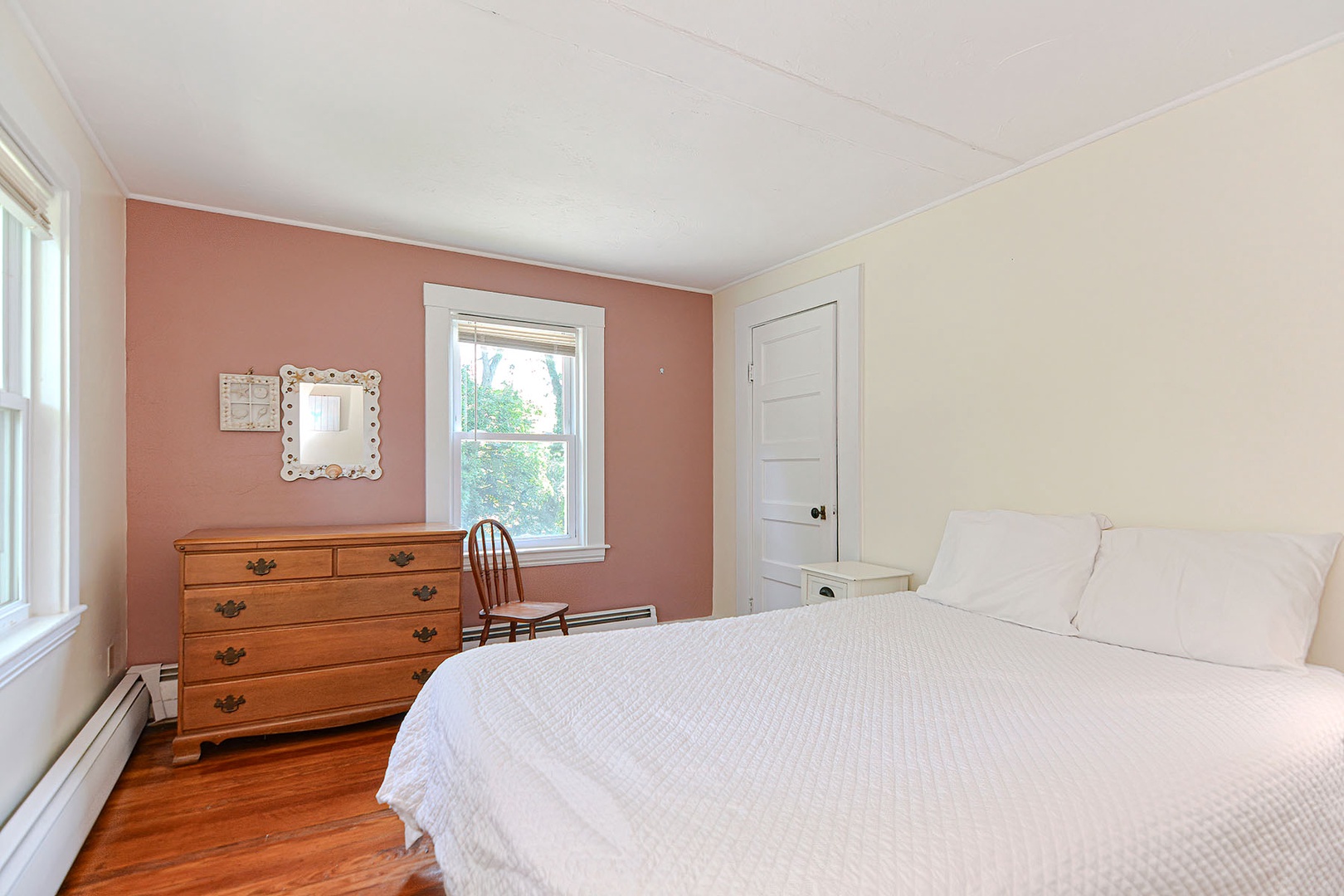 Bedroom 2 with Full bed.