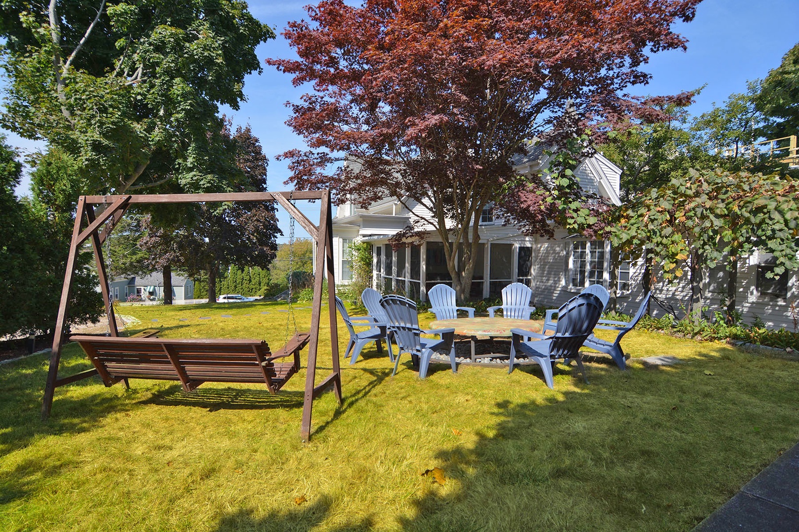 Conversation areas abound out on the spacious lawn.