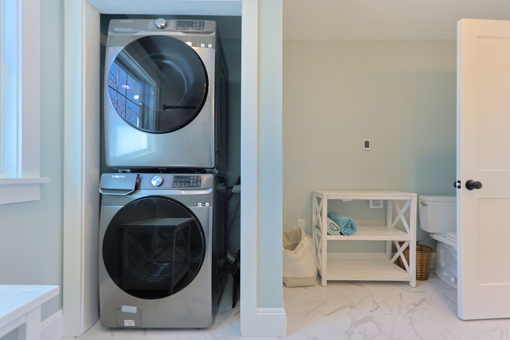 Laundry is in the bathroom.