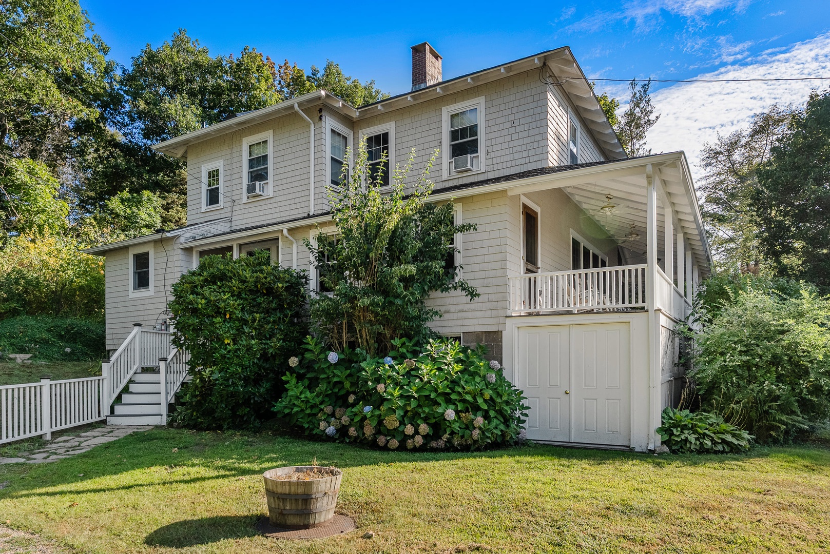 Another view of the house.