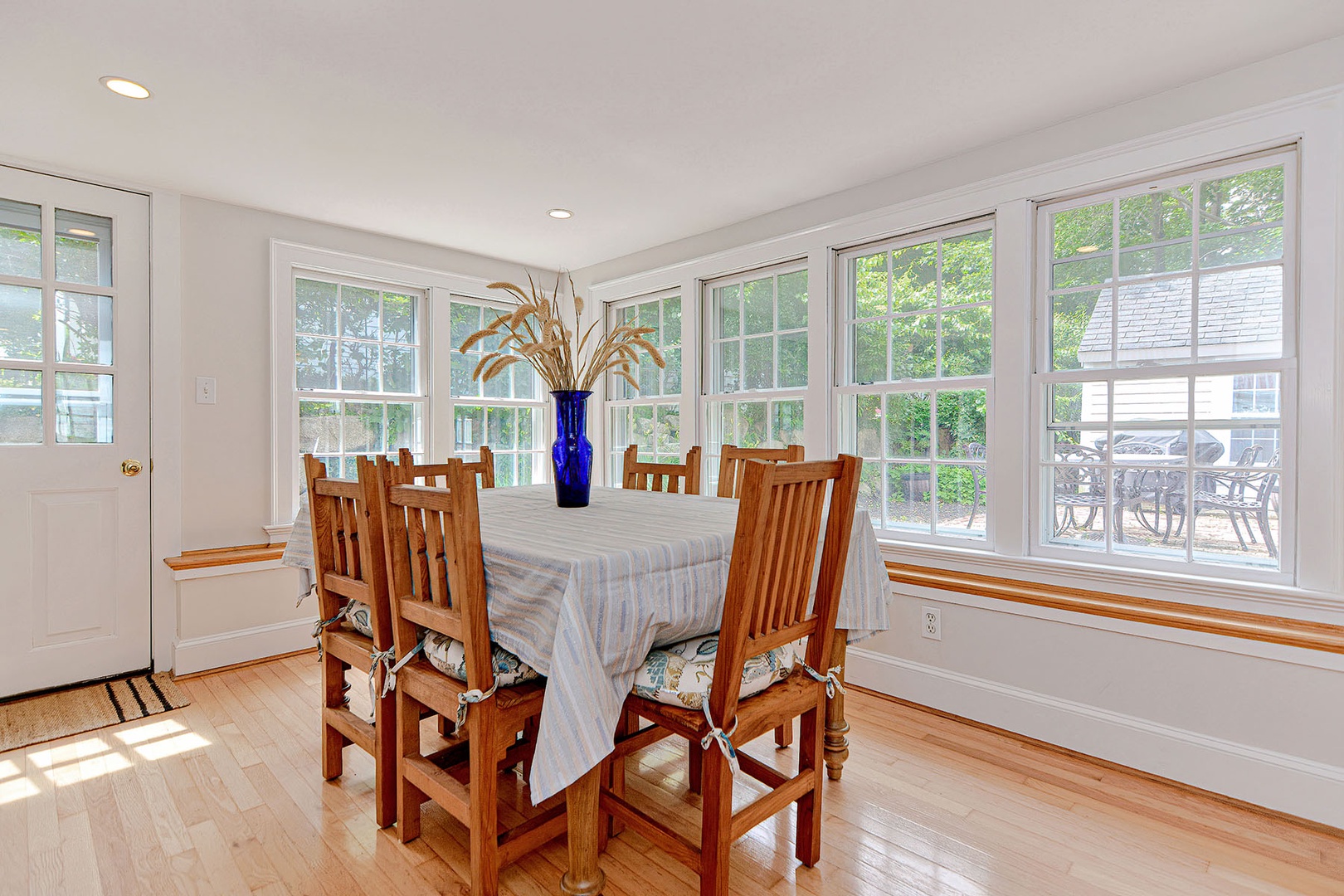 Dinning table with 6 seats.