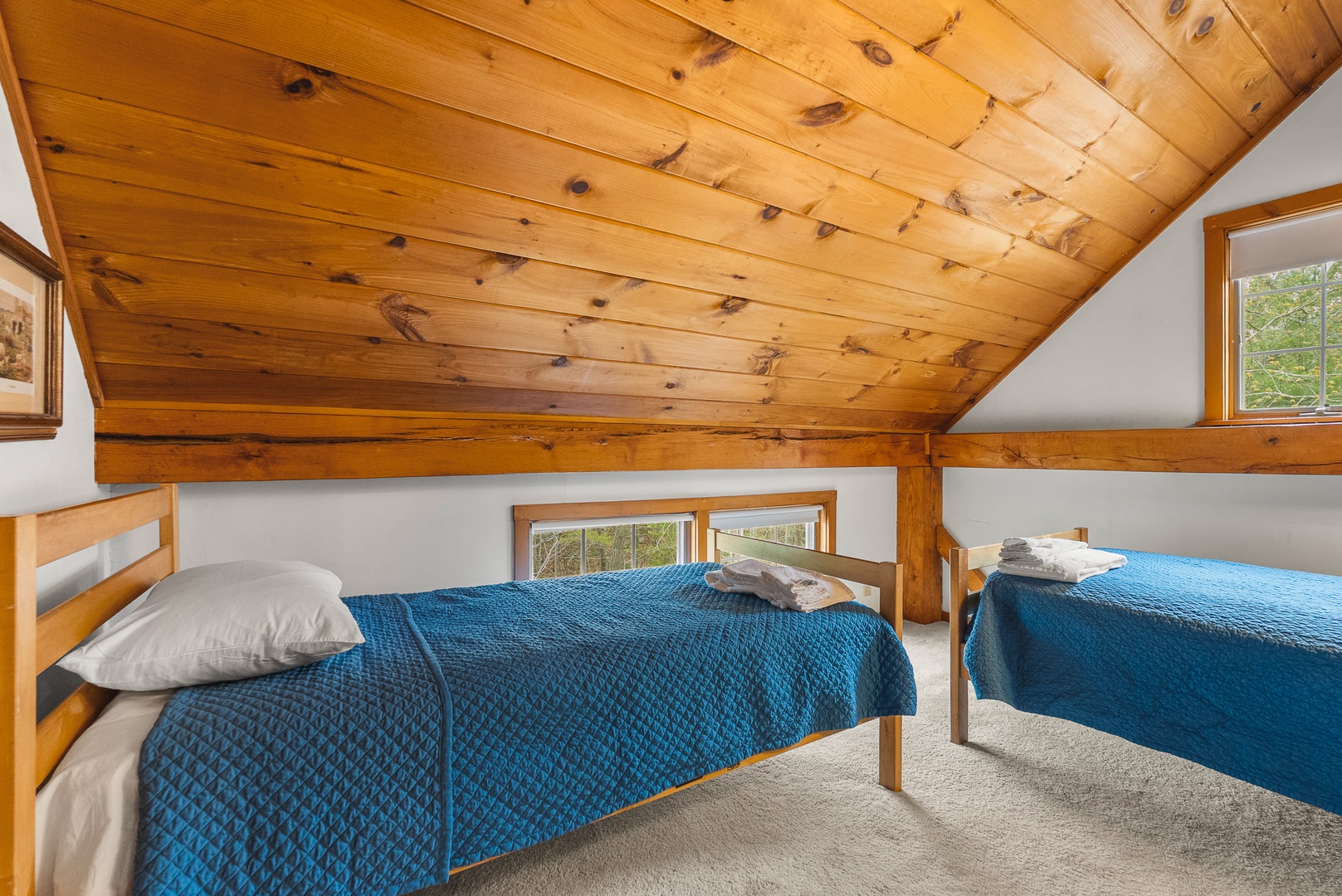 Third bedroom with twin beds.