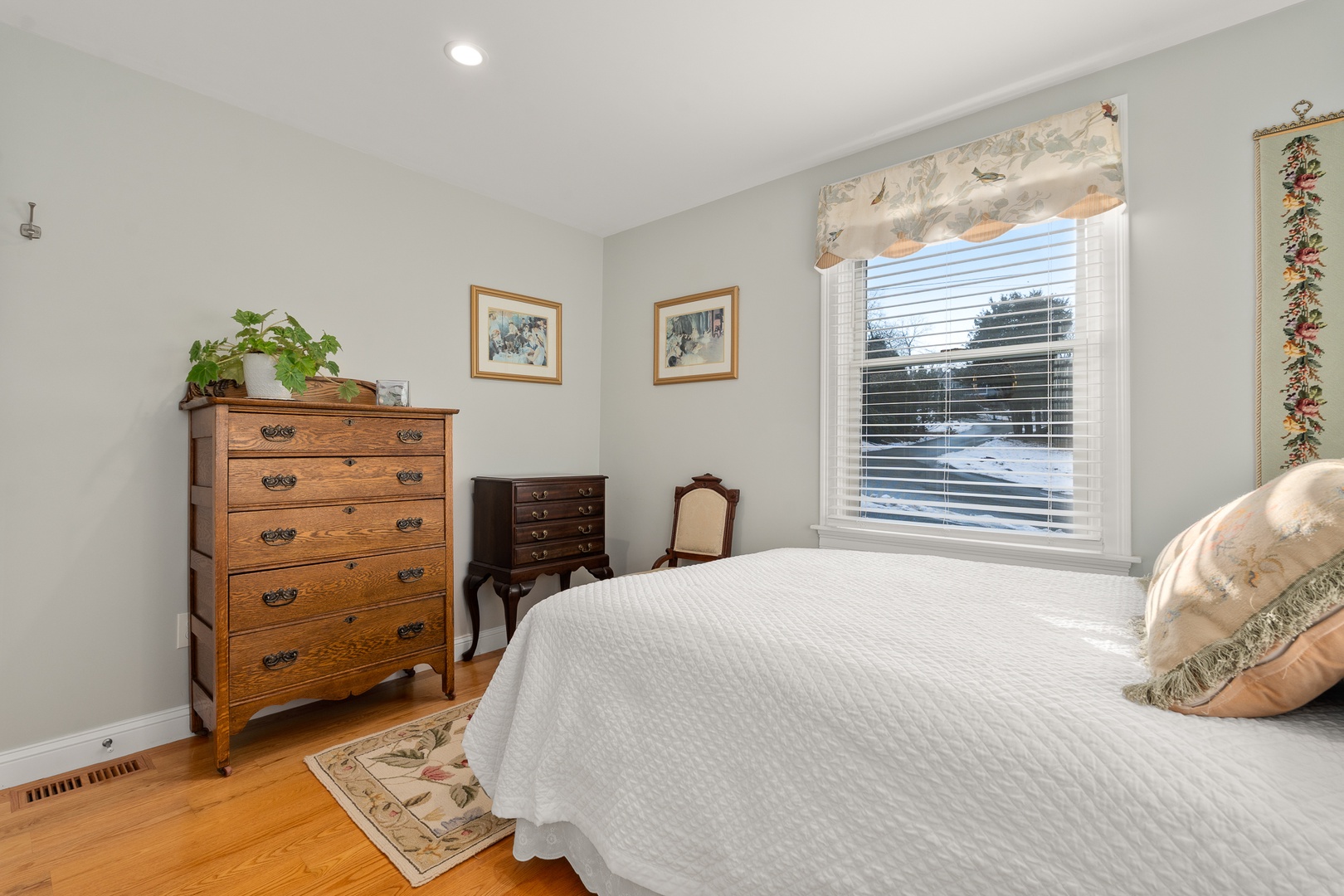 Third bedroom with full bed.