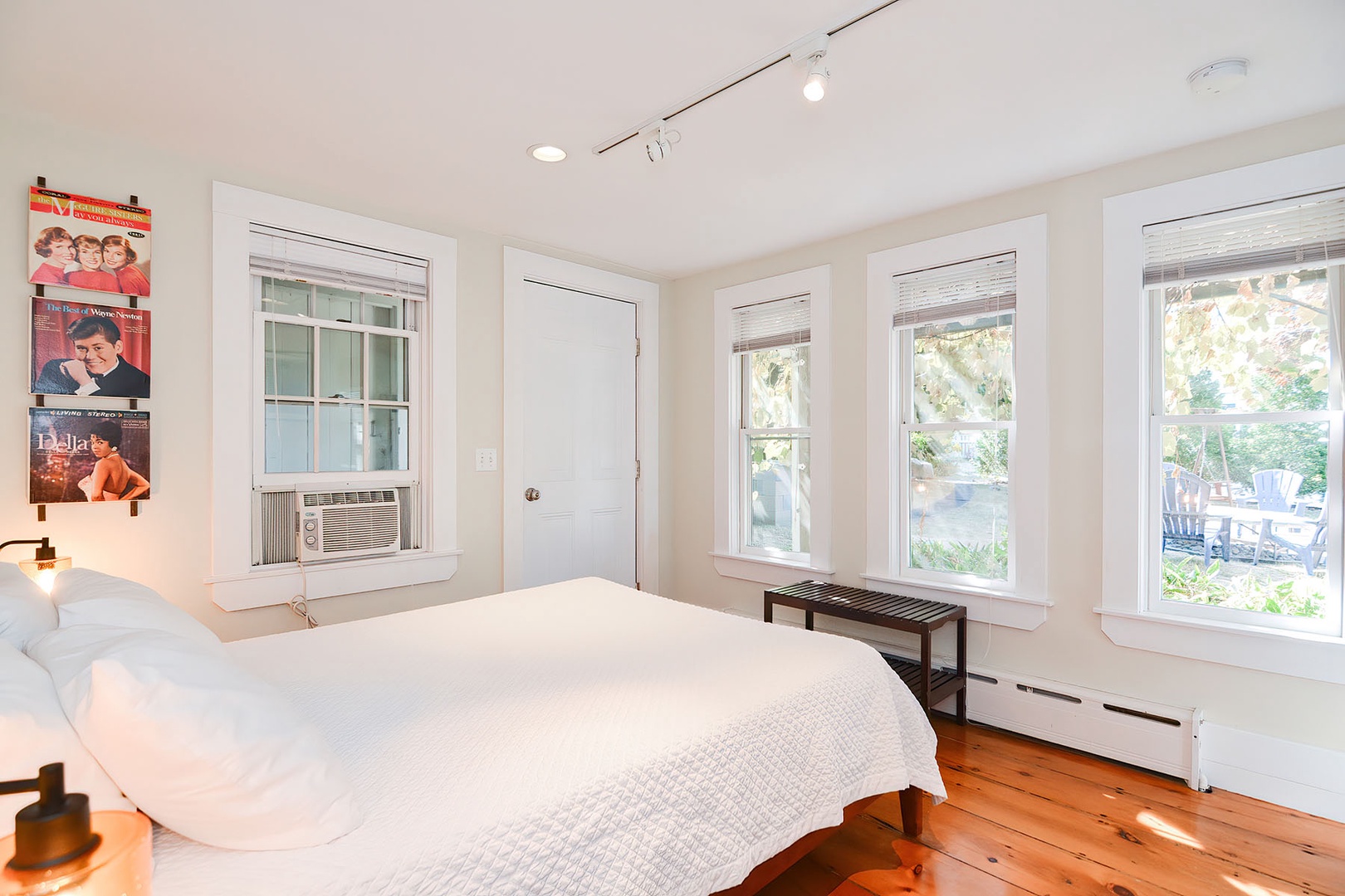 First floor Queen bedroom.