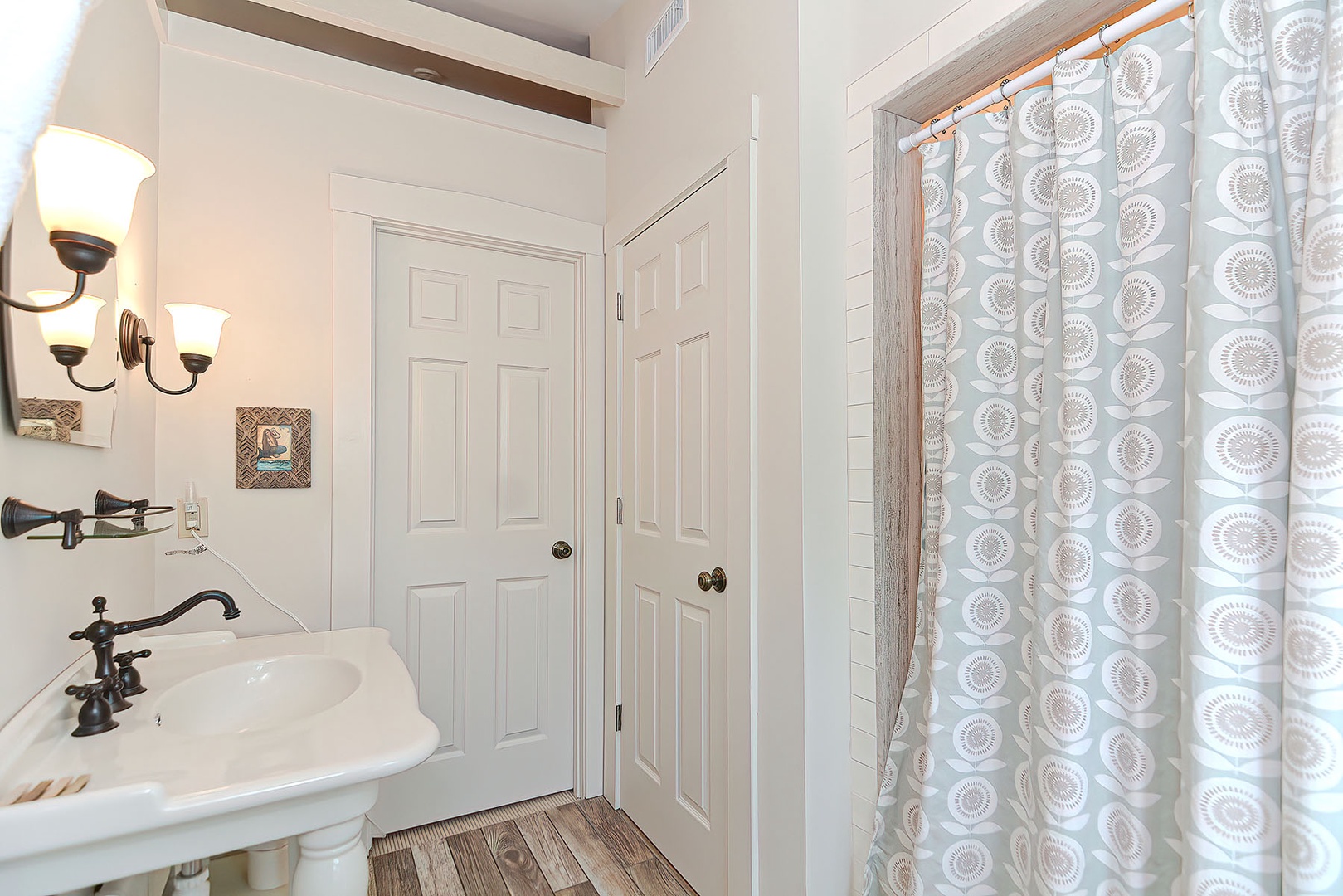 Ensuite bathroom.