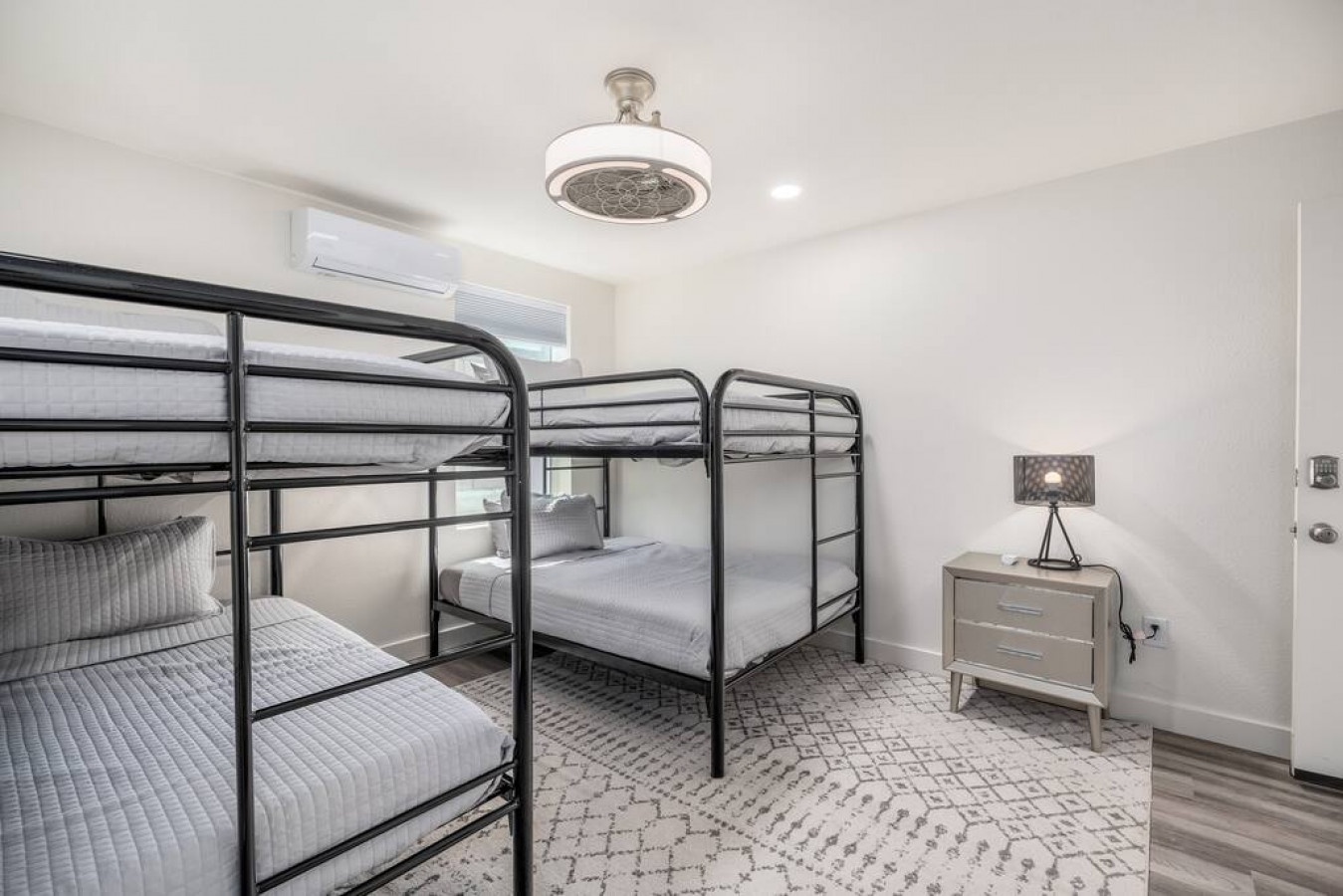 15204-198146-I28--LRjOqz-AGB2dC467q--tUYXnrMNVM3o0cprMI48o-650f5087f0fed