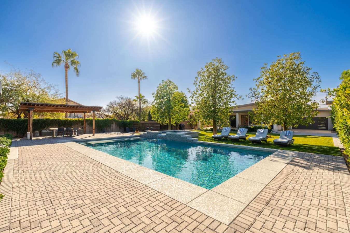 15204-357329-zU22KNFRnzIkHRJ--ARu--eWugOrEK-Sm7pZb--lPNHfp4-67a2278863674