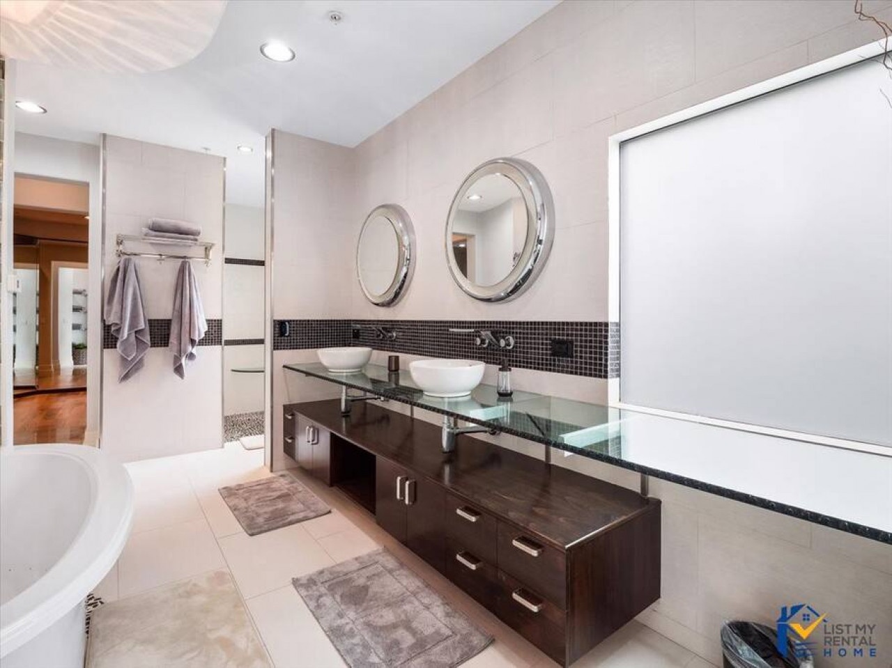 15204-193696-E--1QMyeXplw321OQxSnNvNZ4peajqug25ZbSJBNKouE-64f8f80a59e7d