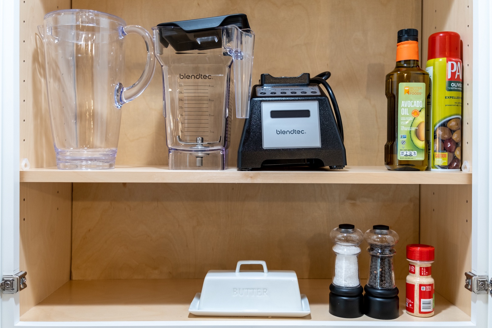 Your kitchen comes fully equipped with a Blendtec blender, quality oils, and all the essentials you need to whip up smoothies or prepare delicious meals during your stay.