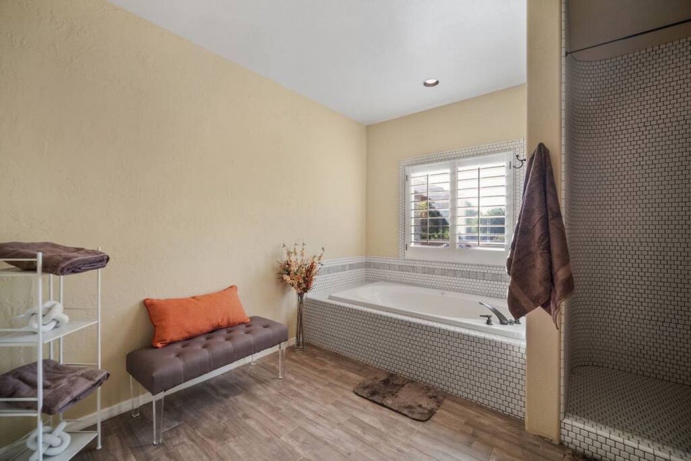 15204-193683-KzwGIPcyOVBQeaQOVbt--9kiYGF6K7E48-AddPDTfBPY-64f8eb99264e1