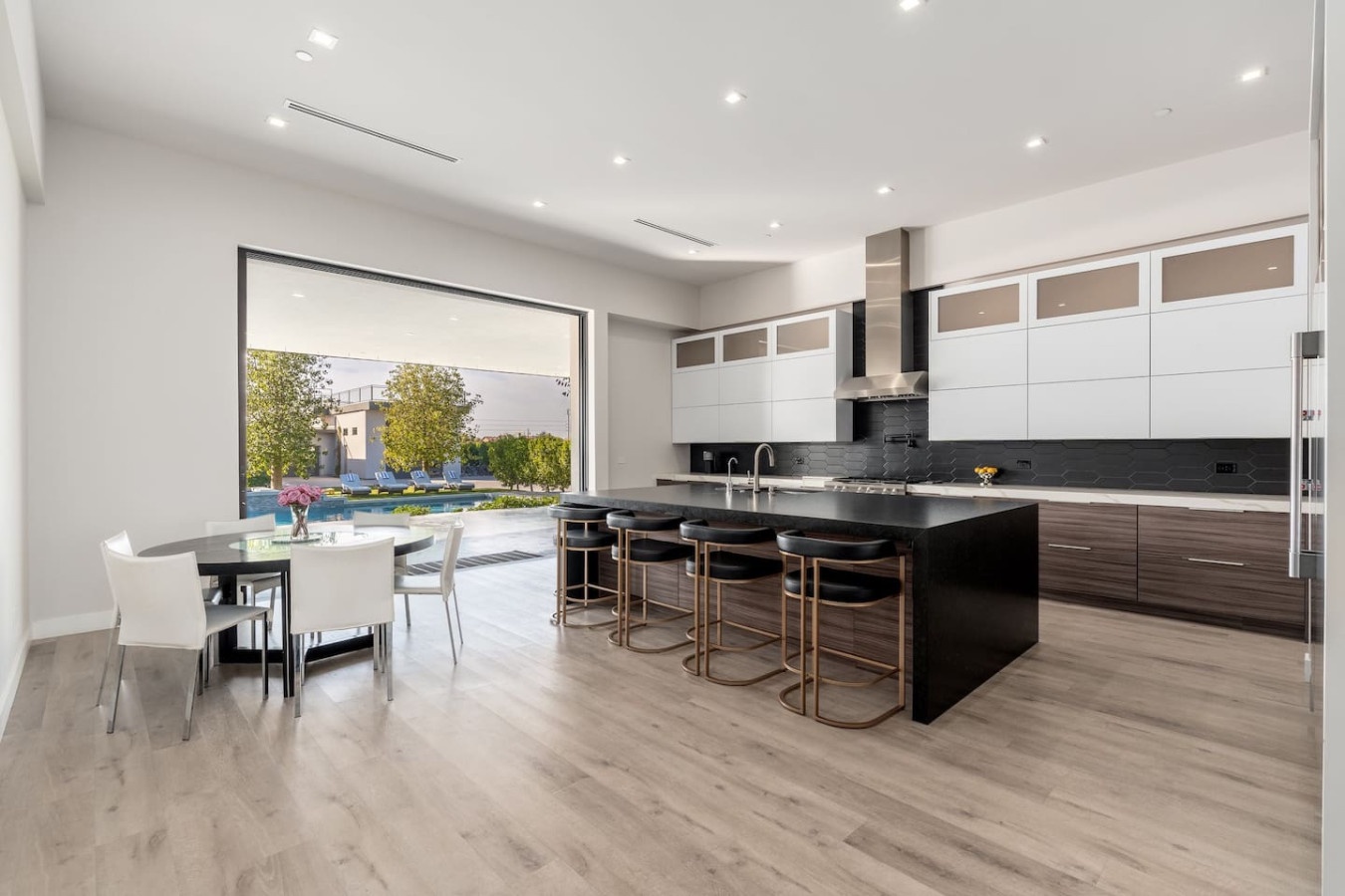 15204-357329-0RvX---iRG5jdhcnKtdJi6OHsHi9-YaLnev2PmI54--AY-67a227a07f63b