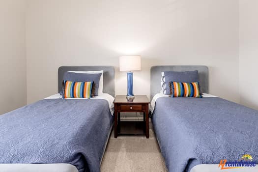 large-019c596c-ba04-713a-bae0-4c5e776103af