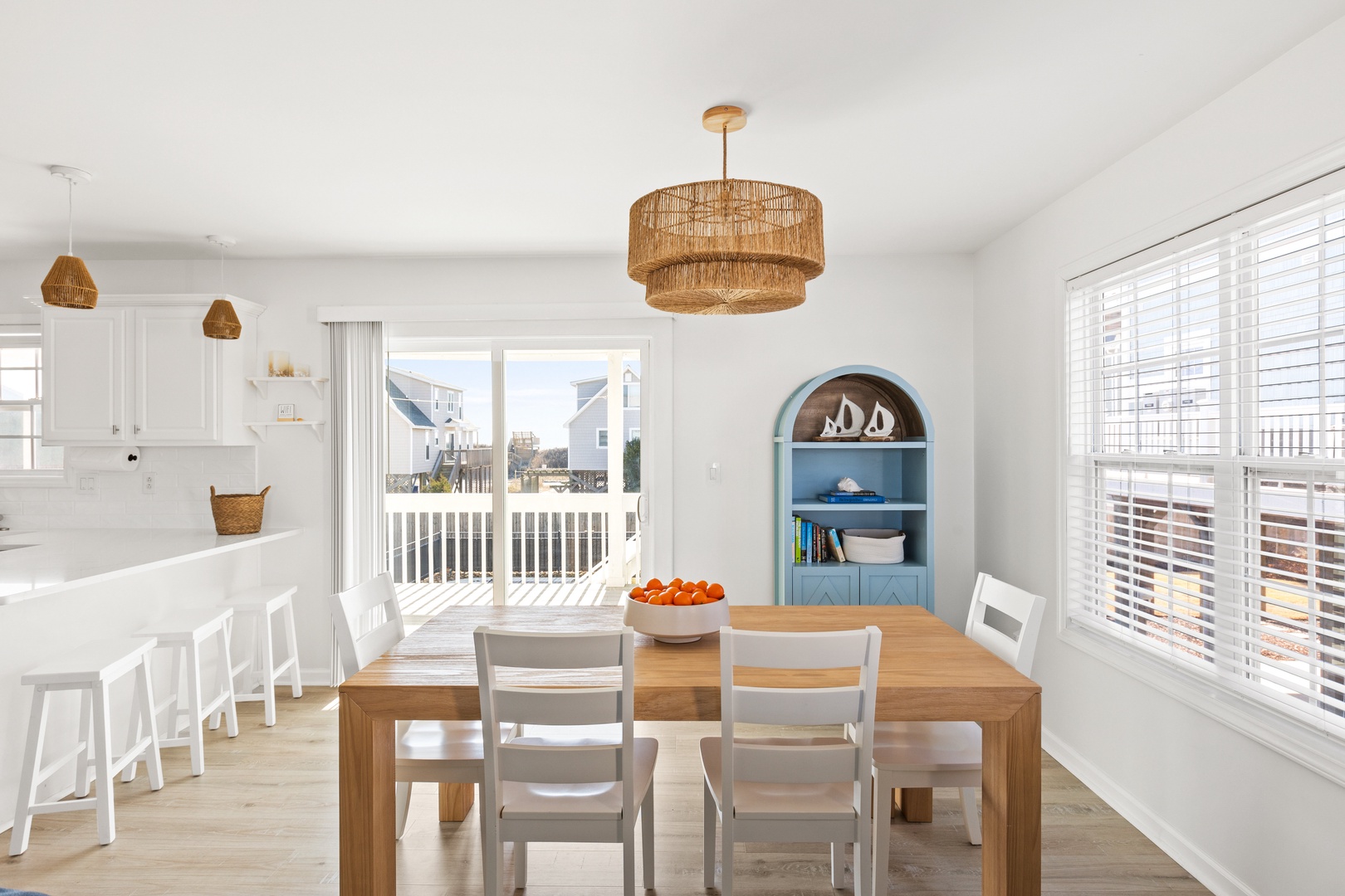 8 - Dining and Counter Seating for 10