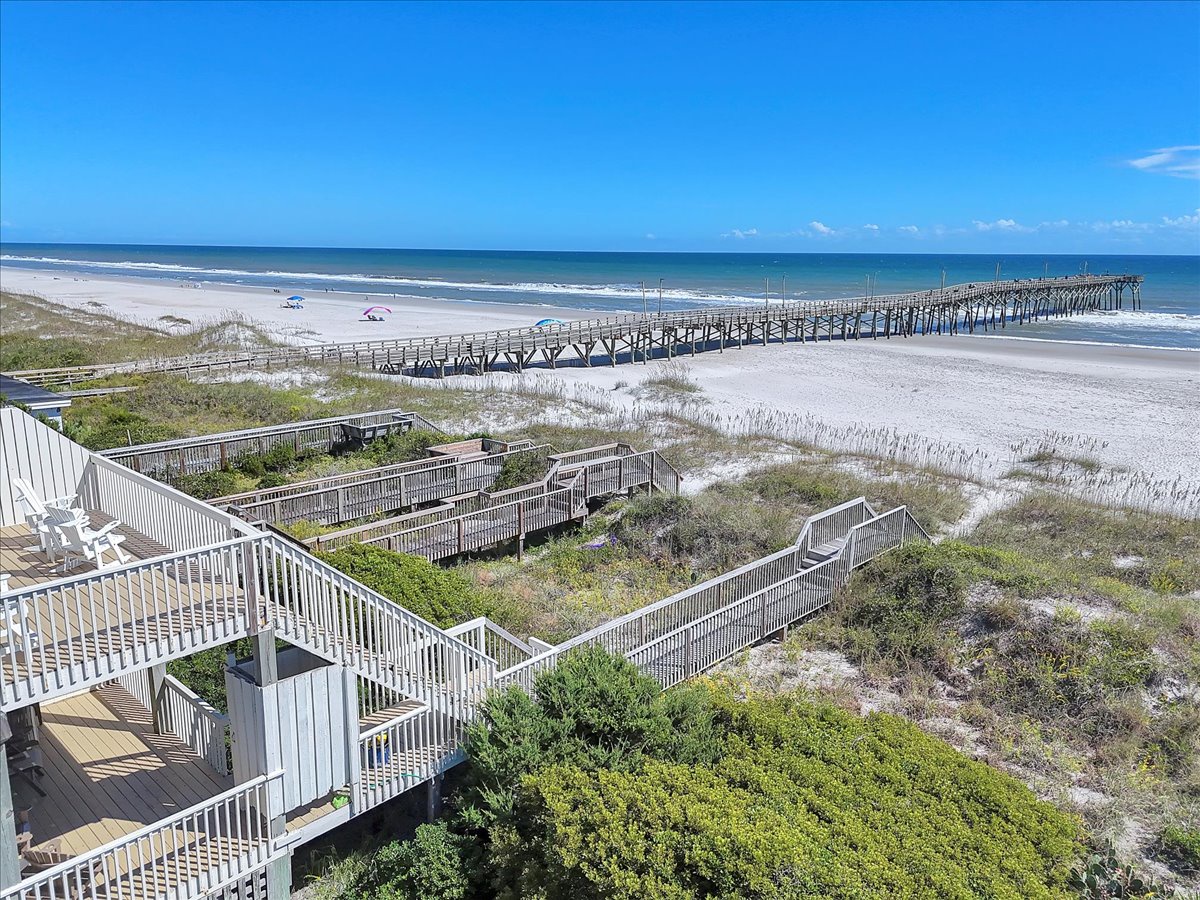 Welcome to Drift Away - Steps Away from the Pier