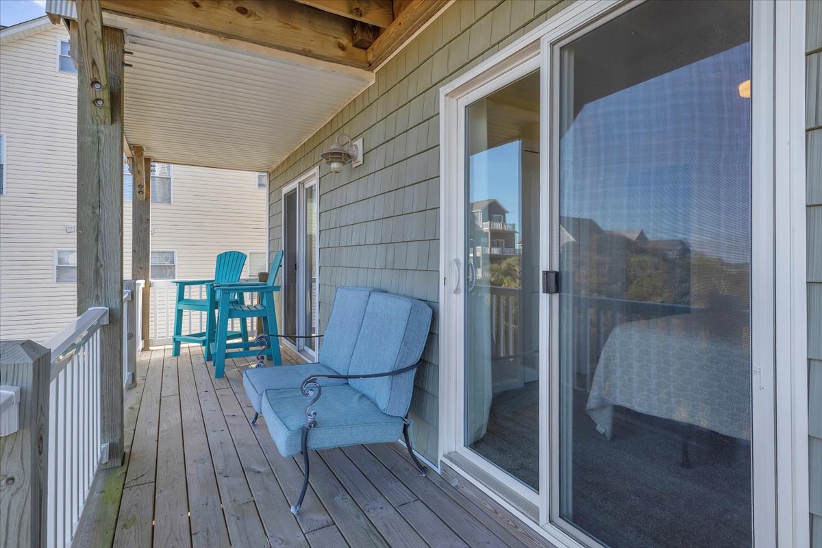 Soundside Balcony - 1st Floor