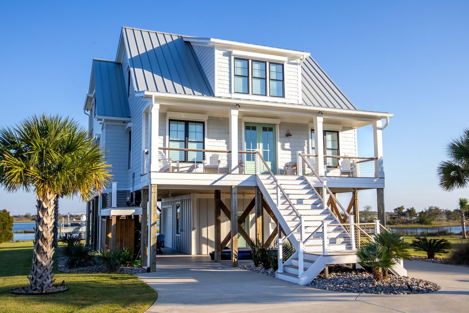 Front Paradise Palms