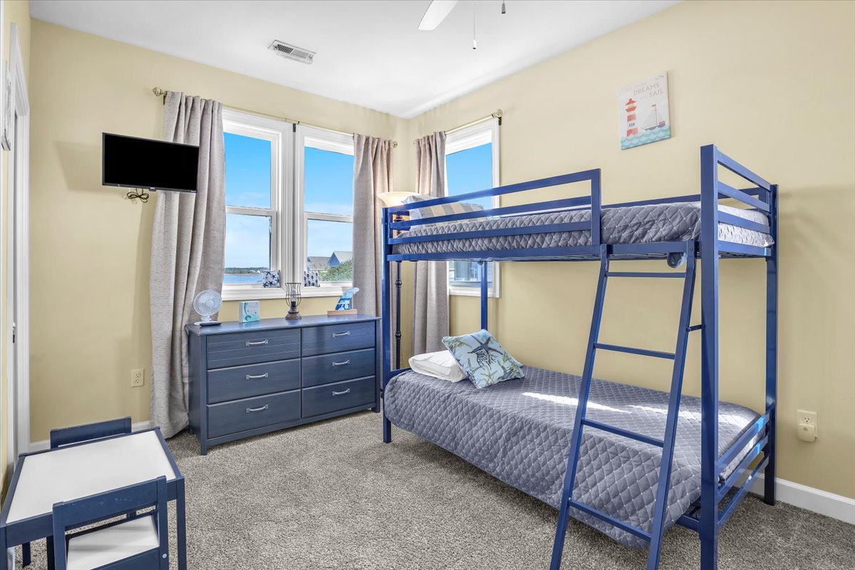 Bedroom 4 Bunkroom 4 Twins - 2nd Floor