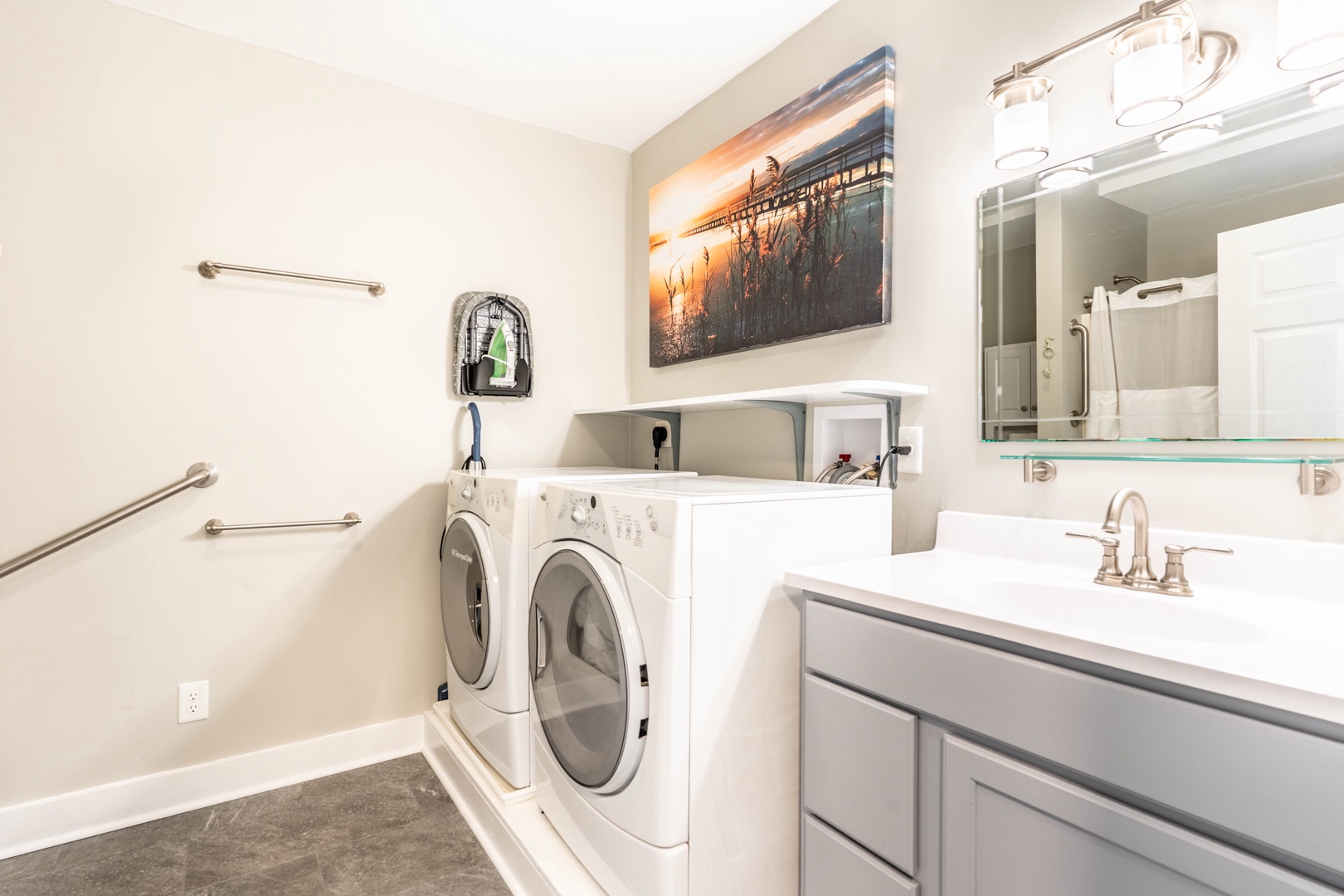 Full Size Washer and Dryer - 1st Level