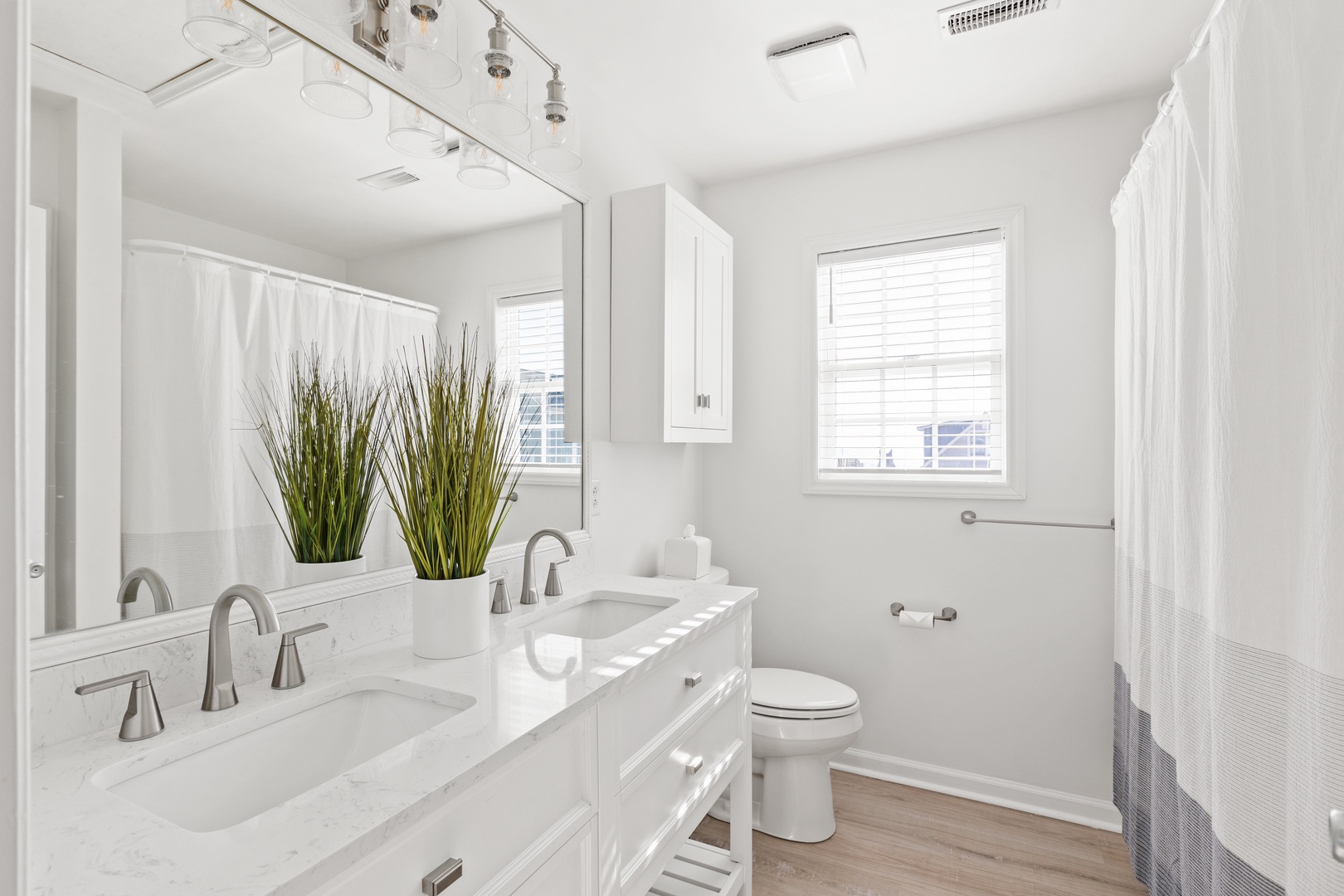 20 - Second Floor Full Bathroom