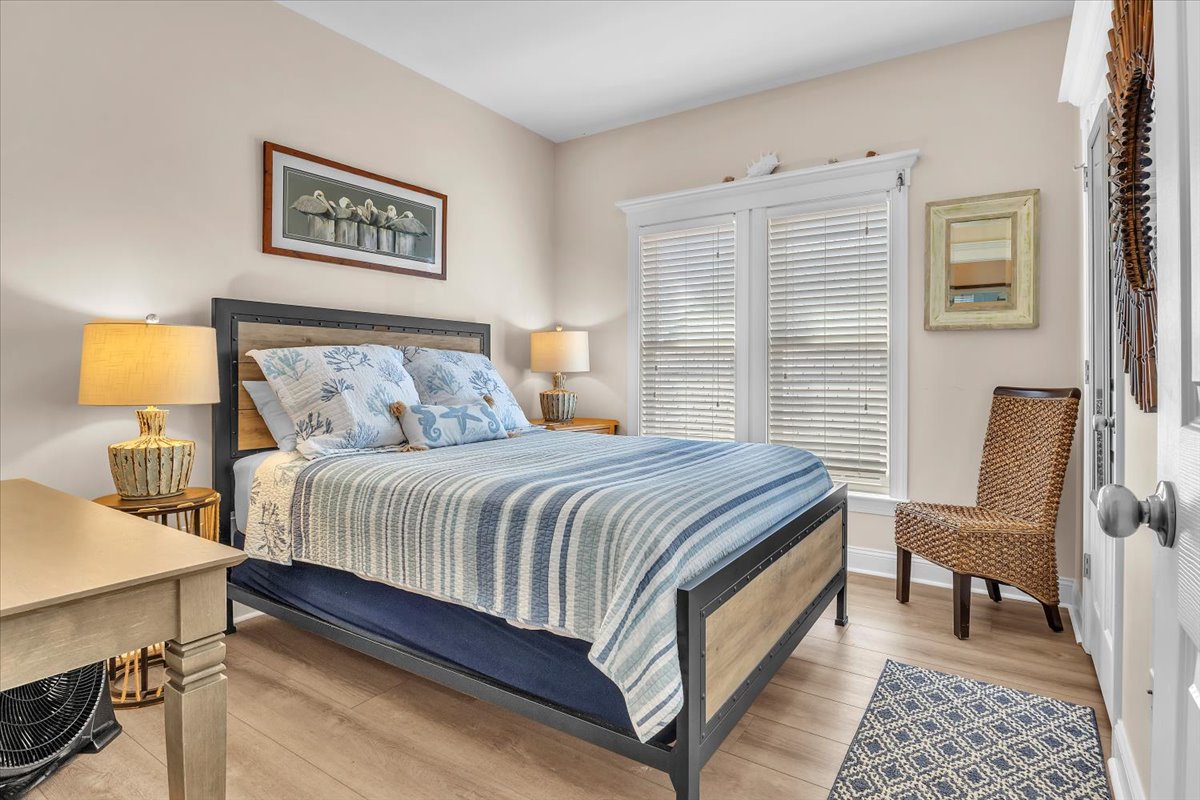 Bedroom 2 Queen -1st Floor