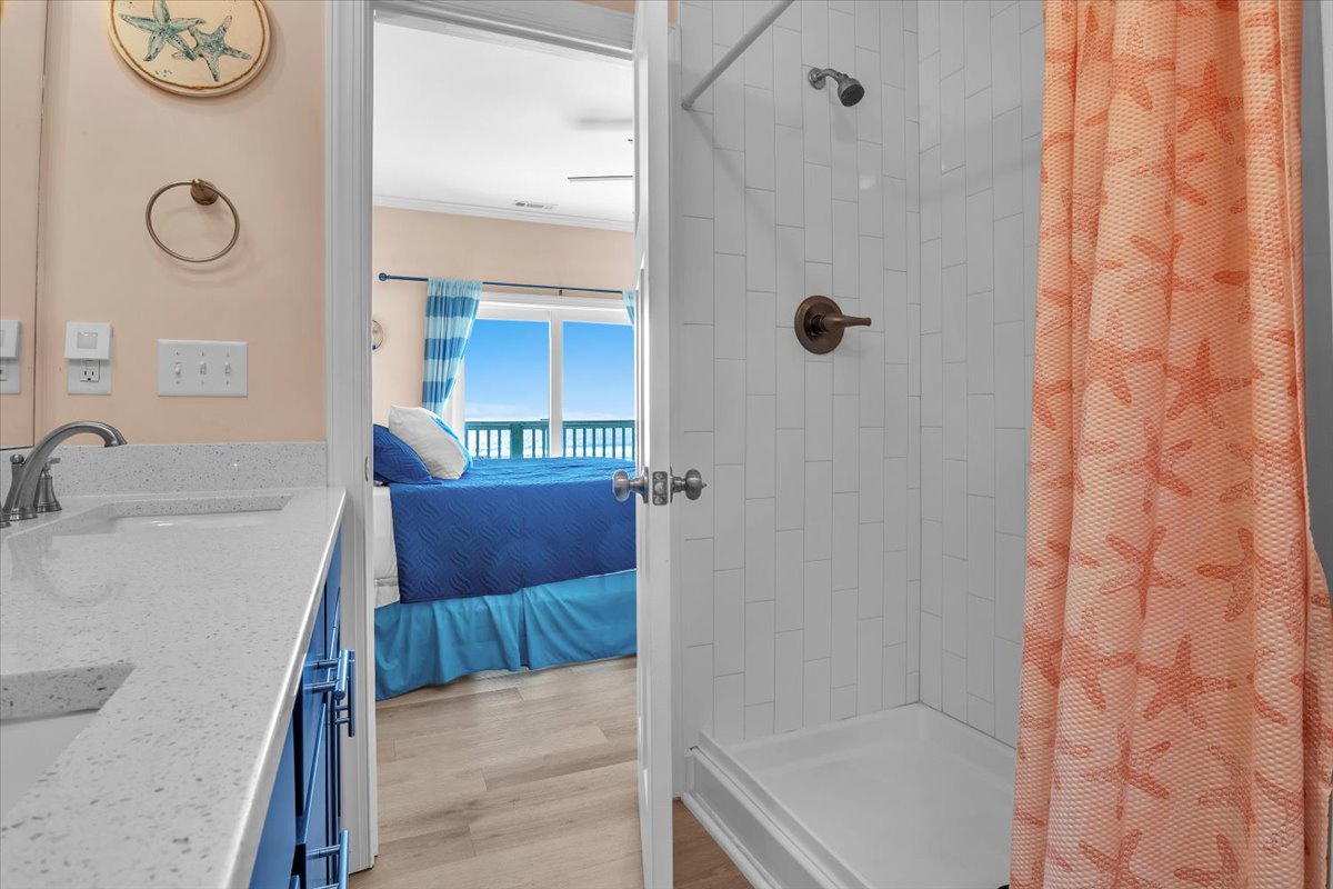 Bedroom 1 Ensuite with Tiled Shower