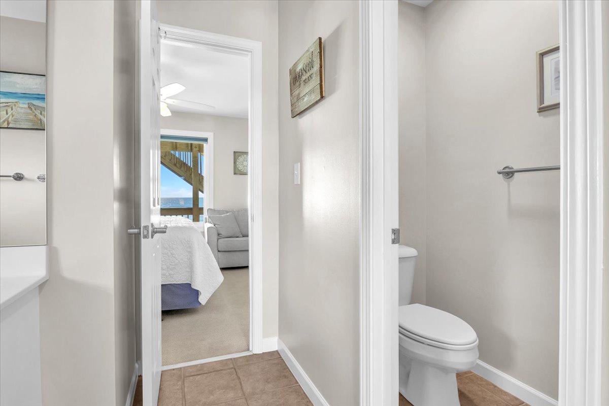 Bathroom 2: Jack & Jill - 1st Level