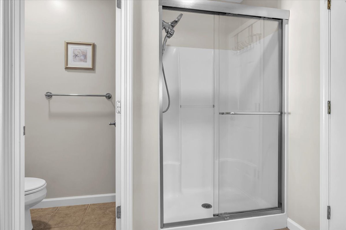 Bathroom 2: Jack & Jill - 1st Level