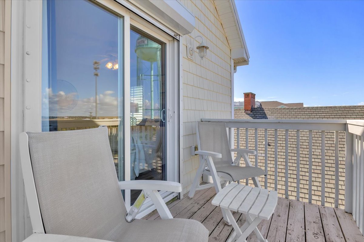 Bedroom 4: Balcony - 2nd Level