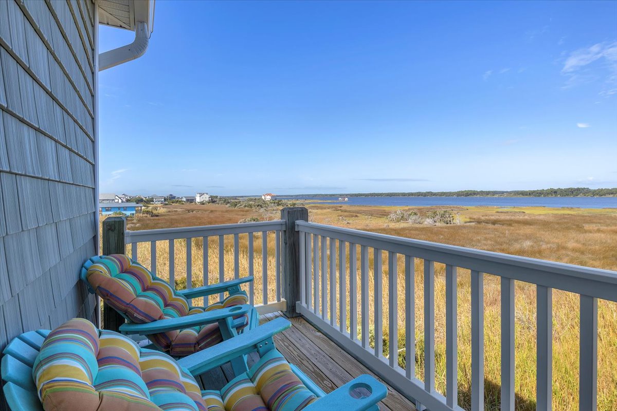 Soundside Balcony - 2nd Floor