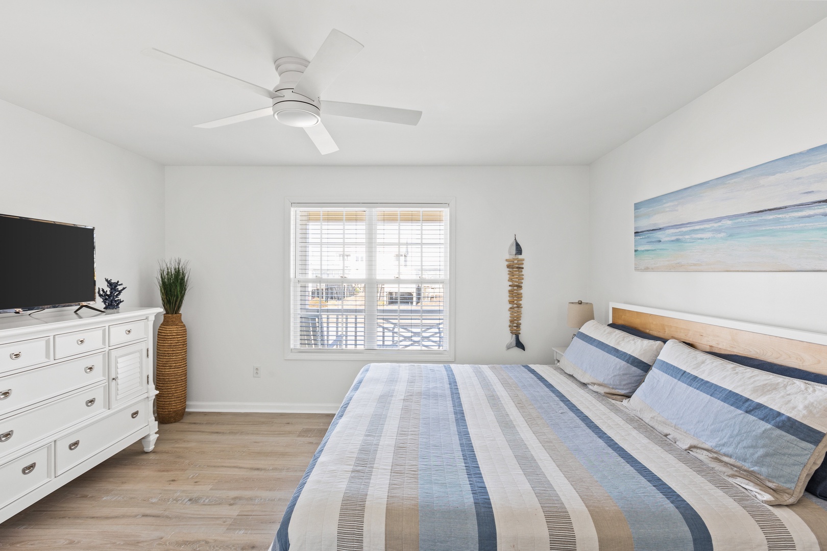 12 - First Floor Main Bedroom (King)