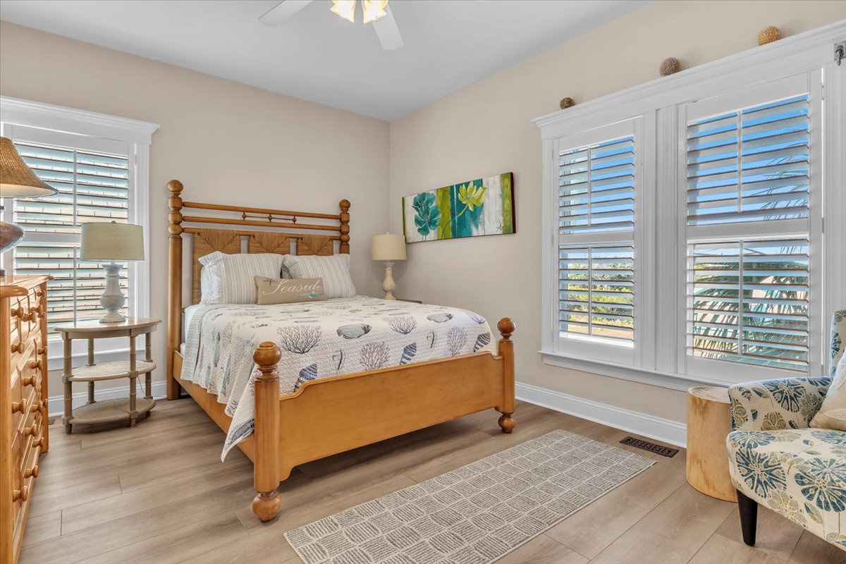 Bedroom 3: Queen - 1st Floor